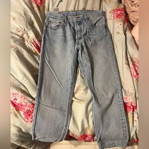 Levi 501 Light washed Jeans!